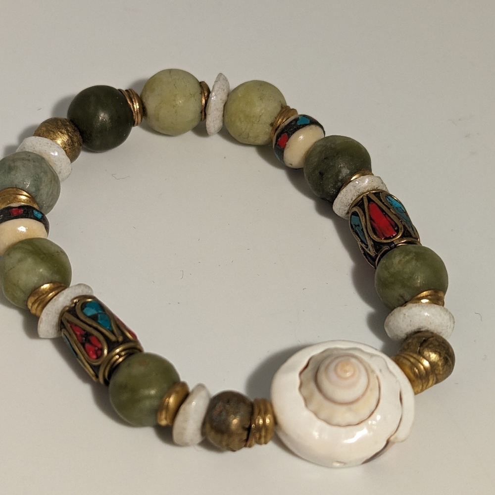 Green and Shell Bracelet